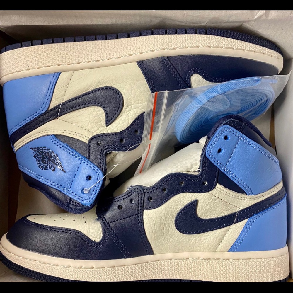 Jordan 1 “obsidian”